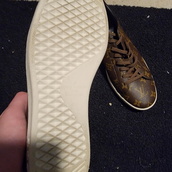 Louis Vuitton Sneakers - Picture 3 of 11